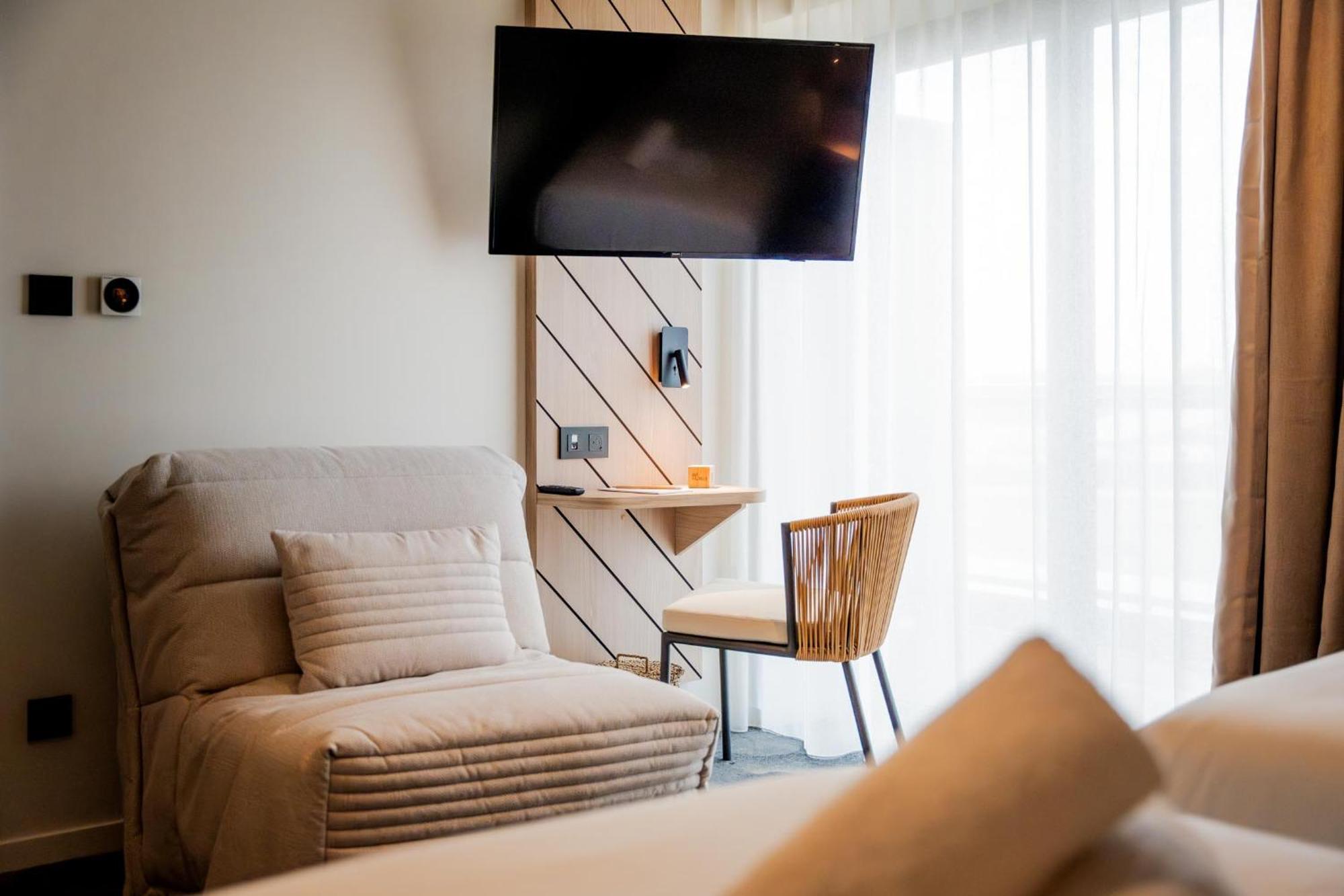 Bo Hotels Ambronay Esterno foto